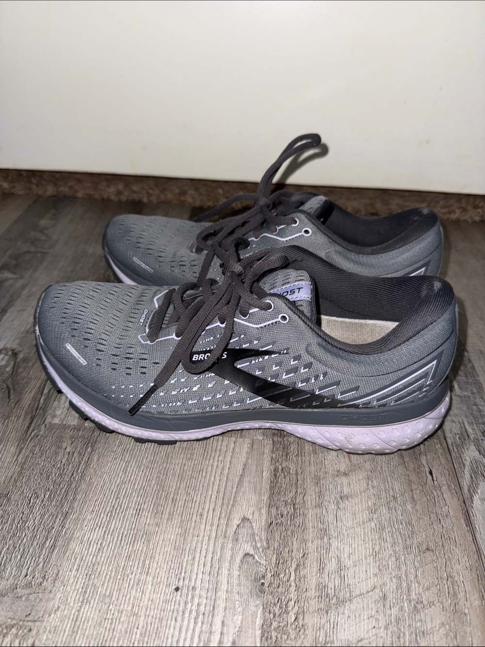 Brooks Women’s Running Sneakers - Gray with Light Pink Midsole